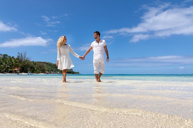 Private Full Day Aquatic Photo Tour + Resort Photo-Shoot (All inclusive) - Lunch and free time at a Motu