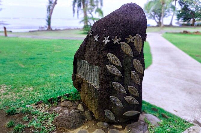 Private Half Day Tour: Papeete and Nature of Tahiti east coast - Belvedere du Taharaa and the view toward Moorea