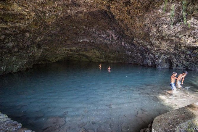 Private Island Tour ( 5 HOURS) - Taharuu Beach and black volcanic sand