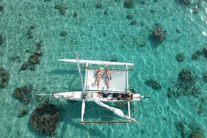 Private Moorea Discovery Half-day Sailing - Sailing between Moorea’s two great bays