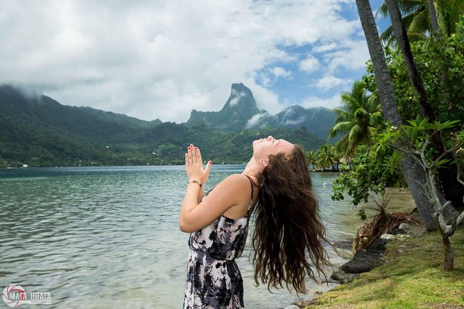 Private Morning Moorea 4WD Tour with Champagne - Belvedere Lookout and the two bays