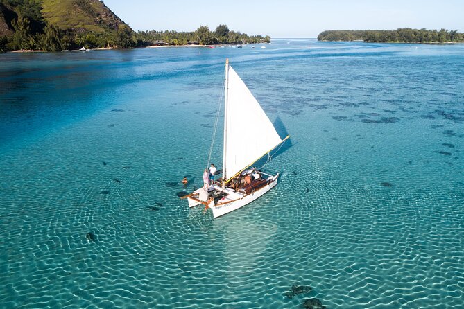 Private sailing adventure - Fresh fruit and local snacks aboard