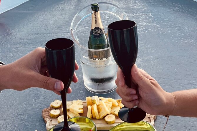 Private sunset cruise in Bora Bora - Starting with champagne, wine, and lagoon views