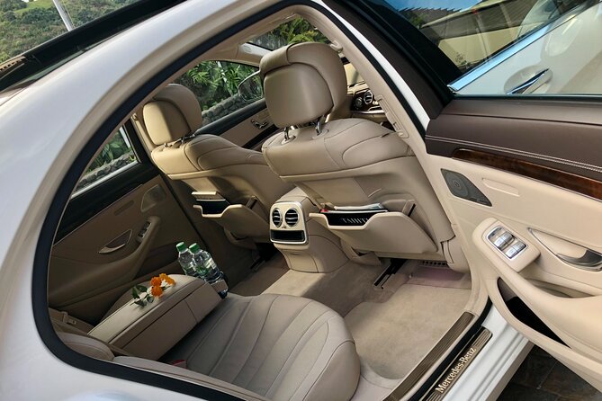 Private transfer Airport, Hotels, Pensions, Ferry, Restaurants - The departure is handled differently