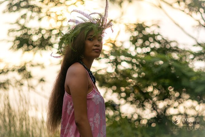 Professional Photo Shooting in Moorea, unique session adapted - Moorea portraits with the lagoon and mountains