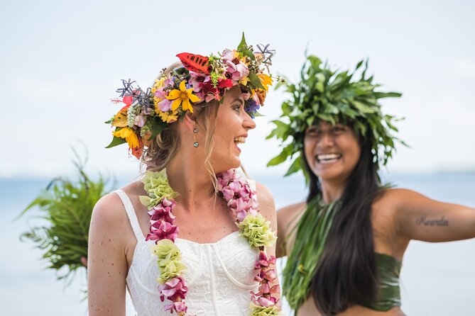 Professional Photo Shooting in Moorea, unique session adapted - Tropical nature adds a second mood
