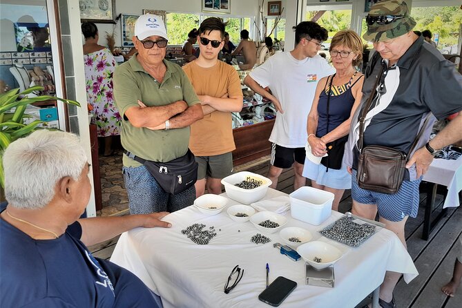 Raiatea-Beautiful Black Pearl of Tahiti and the Vanilla of Tahaa - Group size, guiding, and language