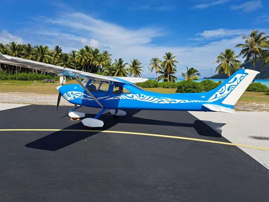 Raiatea: Bora Bora and Taha'a Private Scenic Flight one hour - Taking off from Raiatea Airport