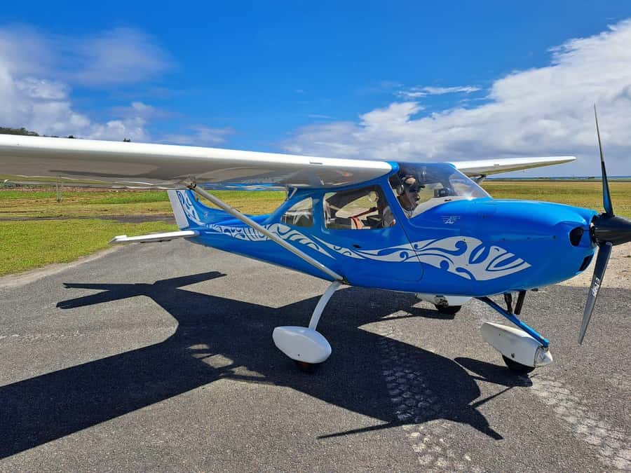 Raiatea: Bora Bora and Taha'a Private Scenic Flight one hour - What to bring for a clear view