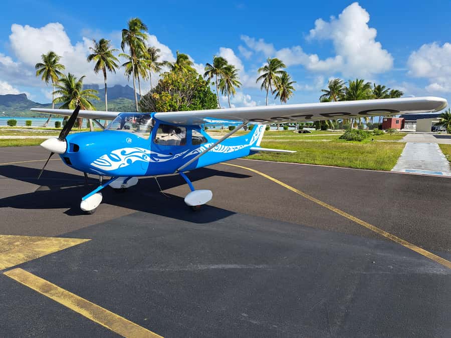 Raiatea: Bora Bora and Taha'a Private Scenic Flight one hour - Bora Bora from 500 meters above the reef