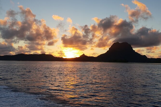 Reef Discovery Private Sunset Cruise in Bora-Bora - The two-hour pace, from boarding to starlight