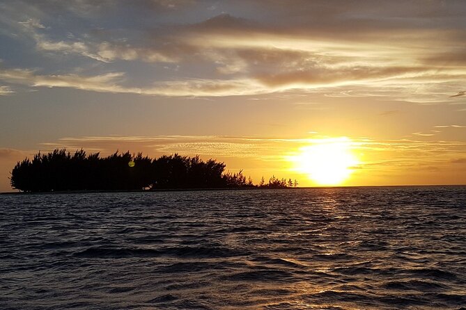 Reef Discovery Private Sunset Cruise in Bora-Bora - A guide can add more than a good view