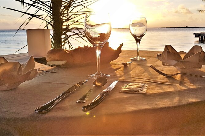 Romantic Private Sunset and Motu Dinner for Two - What comes with the three-course meal