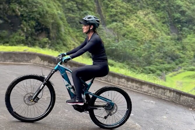 Tahiti excursion adventure circuit MTB MTB E-Bike private valley - Riding beyond Papeete into Titaaviri Valley