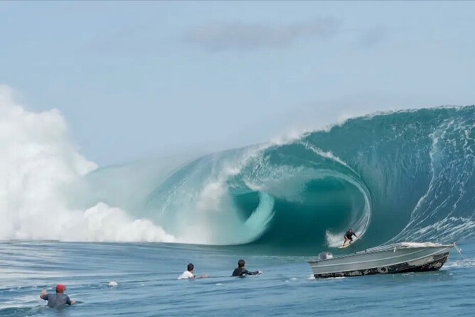 Tahiti: Full Day Tour with Taxi Boat (Teahupoo. OJ 2024) - Punaauia Beach and the big-pool stop