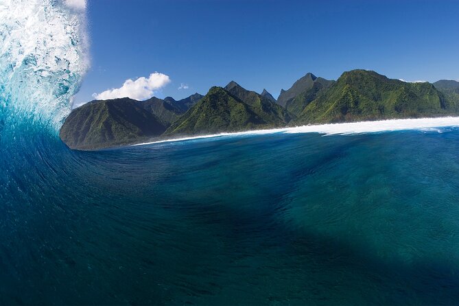 Teahupoo Wave Watching - What the captain adds to the hour