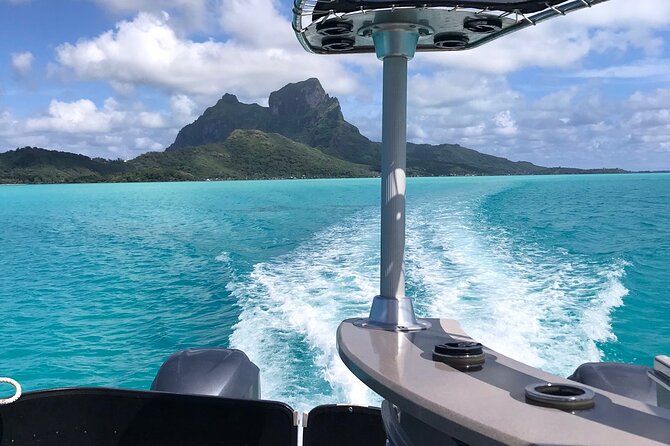 Toa Boat Bora Bora Private Lagoon tour with Lunch on Entertainer Bar Boat - The guides make the difference