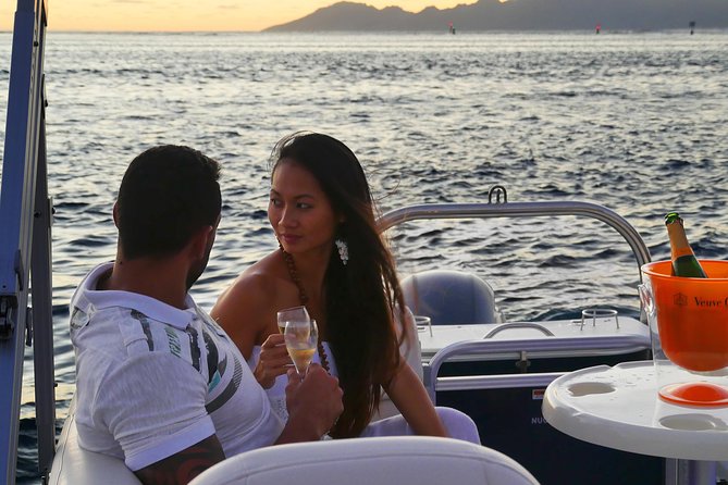 Toa Boat Bora Bora Private Sunset On Majestic Pontoon Boat - Music and the pace of the afternoon