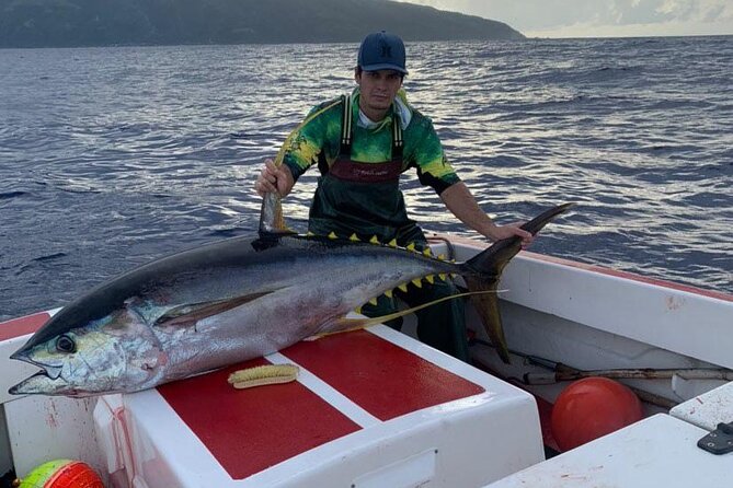 Wholesale Fishing in Poti Marara at Tahiti Teahupoo Peninsula - Shimano gear and the fishing methods
