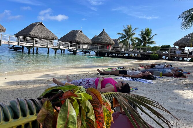 Yoga on the paradise beach of Manava Moorea - A class that does not require yoga experience